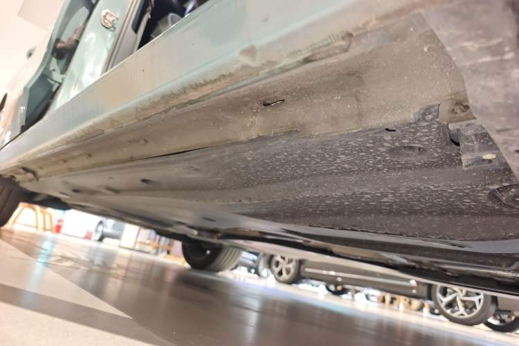 Used Volkswagen Passat 2025 Pro 380TSI Starry Dragon Luxury Edition Right Side Sill