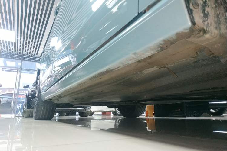 Used Volkswagen Passat 2025 Pro 380TSI Starry Dragon Luxury Edition Right Side Sill