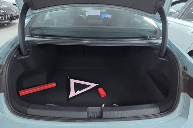 Used Volkswagen Passat 2025 Pro 380TSI Starry Dragon Luxury Edition Trunk