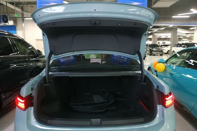 Used Volkswagen Passat 2025 Pro 380TSI Starry Dragon Luxury Edition Trunk