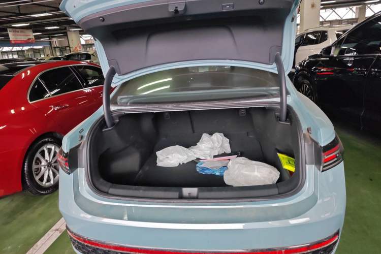 Used Volkswagen Passat 2025 Pro 380TSI Starry Dragon Luxury Edition Trunk