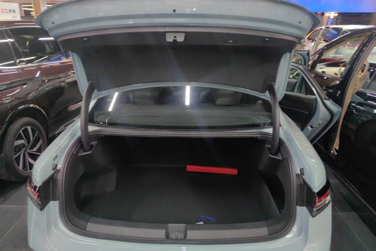 Used Volkswagen Passat 2025 Pro 380TSI Starry Dragon Luxury Edition Trunk
