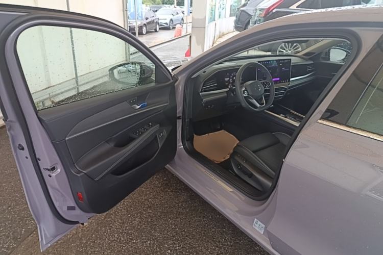 Used Volkswagen Passat 2025 Pro 380TSI Dragon Supreme Edition Driver Seat