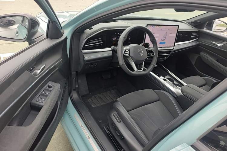 Used Volkswagen Passat 2025 Pro 380TSI Starry Dragon Luxury Edition Driver Seat