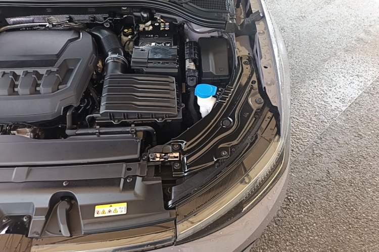 Used Volkswagen Passat 2025 Pro 380TSI Dragon Supreme Edition Engine Bay Left