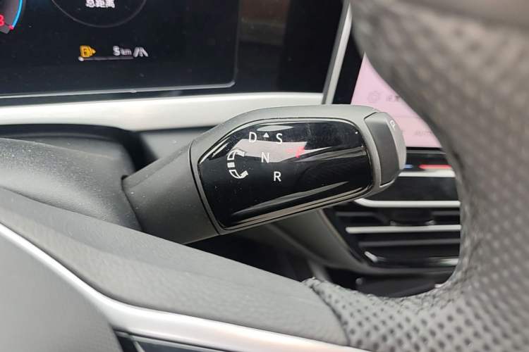 Used Volkswagen Passat 2025 Pro 380TSI Starry Dragon Luxury Edition Gear Lever