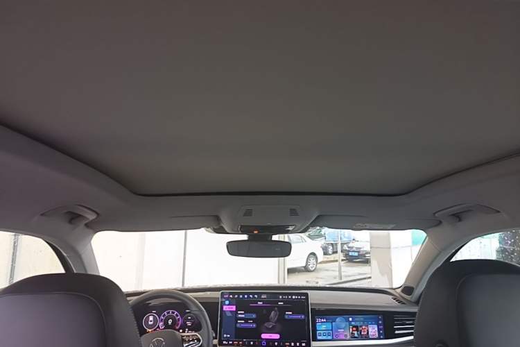 Used Volkswagen Passat 2025 Pro 380TSI Dragon Supreme Edition Headliner
