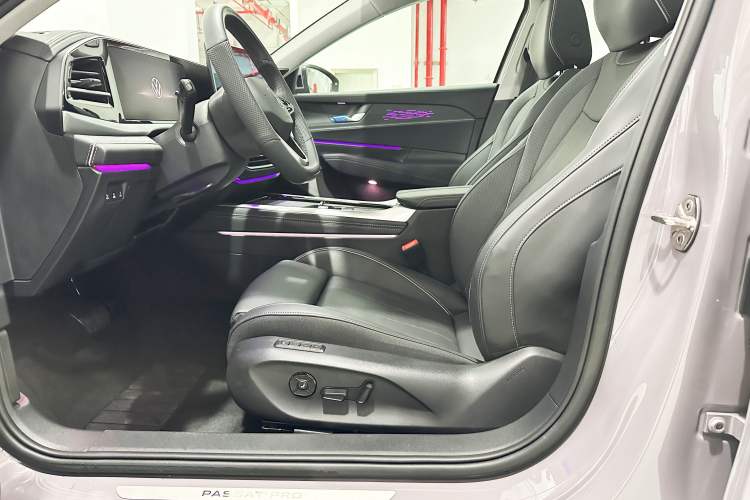 Used Volkswagen Passat 2025 Pro 380TSI Dragon Supreme Edition Left Front Seat