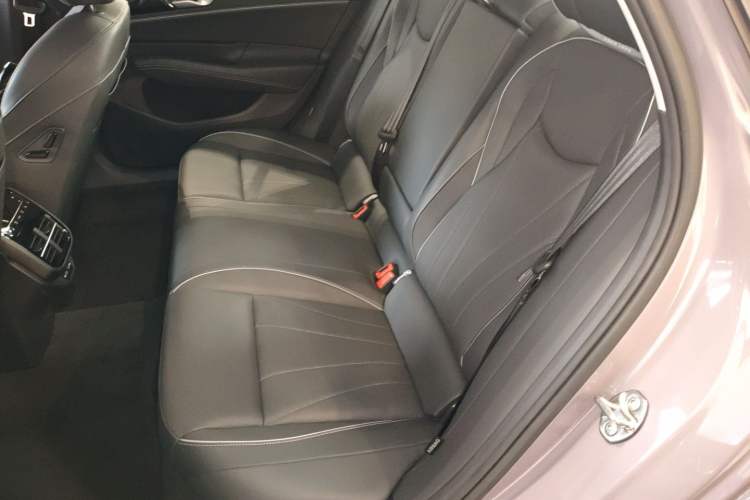 Used Volkswagen Passat 2025 Pro 380TSI Dragon Supreme Edition Left Rear Seat