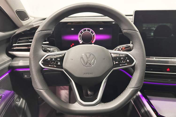 Used Volkswagen Passat 2025 Pro 380TSI Dragon Supreme Edition Steering Wheel
