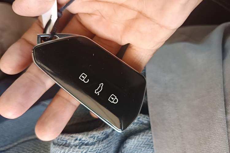 Used Volkswagen Passat 2025 Pro 380TSI Dragon Supreme Edition Vehicle Key
