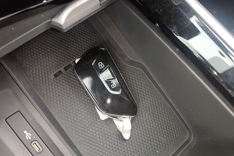 Used Volkswagen Passat 2025 Pro 380TSI Starry Dragon Luxury Edition Vehicle Key