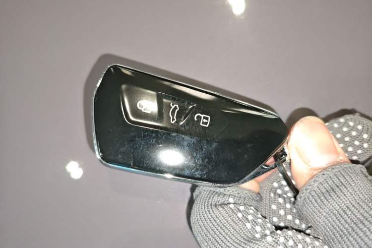 Used Volkswagen Passat 2025 Pro 380TSI Dragon Supreme Edition Vehicle Key