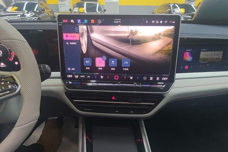 Used Volkswagen Passat 2025 Pro 380TSI Dragon Supreme Edition Audio And AC Panel