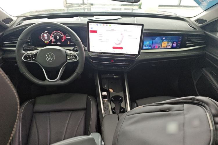 Used Volkswagen Passat 2025 Pro 380TSI Dragon Supreme Edition Center Console