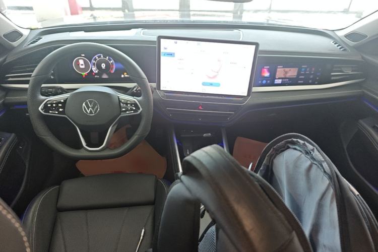 Used Volkswagen Passat 2025 Pro 380TSI Dragon Supreme Edition Center Console