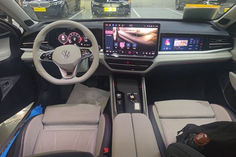 Used Volkswagen Passat 2025 Pro 380TSI Dragon Supreme Edition Center Console