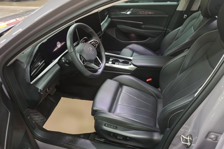 Used Volkswagen Passat 2025 Pro 380TSI Dragon Supreme Edition Driver Seat