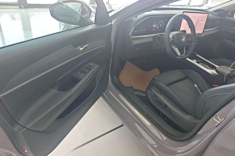 Used Volkswagen Passat 2025 Pro 380TSI Dragon Supreme Edition Driver Seat