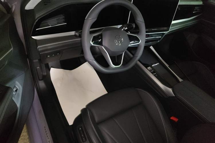 Used Volkswagen Passat 2025 Pro 380TSI Dragon Supreme Edition Driver Seat