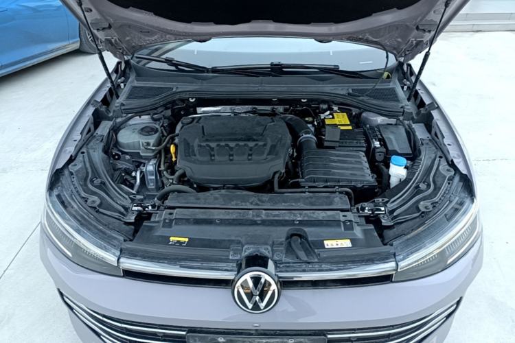Used Volkswagen Passat 2025 Pro 380TSI Dragon Supreme Edition Engine Bay
