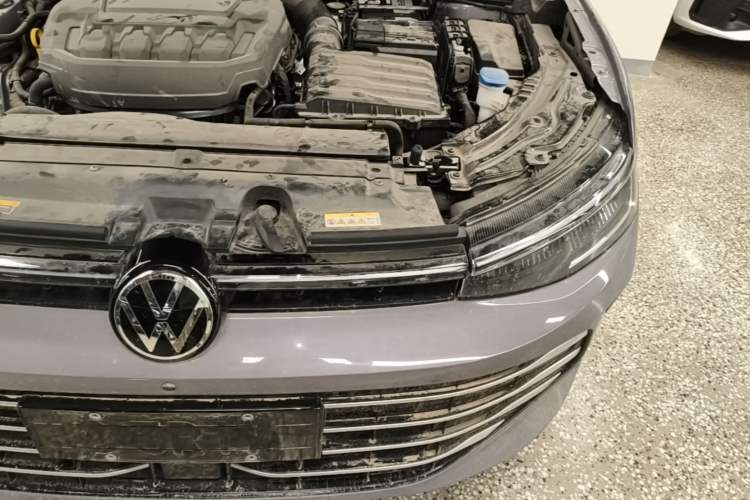 Used Volkswagen Passat 2025 Pro 380TSI Dragon Supreme Edition Engine Bay Left