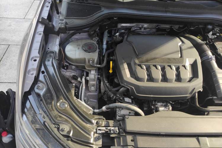 Used Volkswagen Passat 2025 Pro 380TSI Dragon Supreme Edition Engine Bay Right
