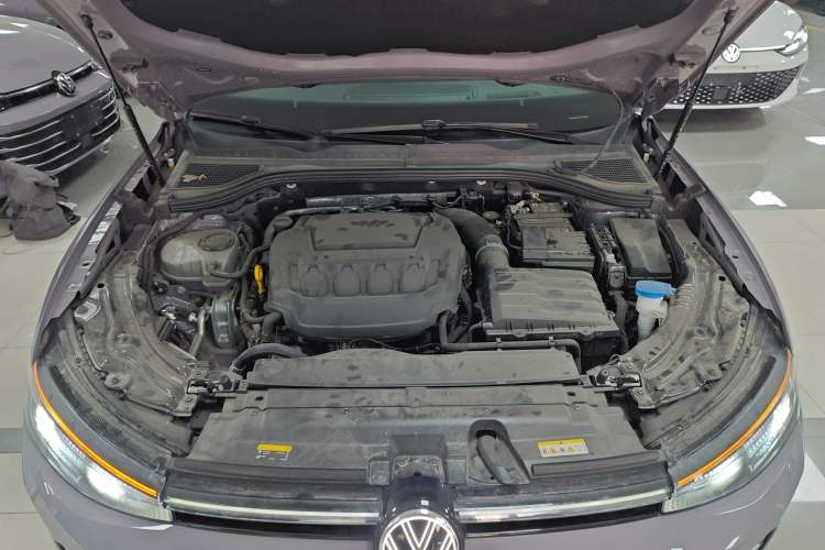 Used Volkswagen Passat 2025 Pro 380TSI Dragon Supreme Edition Engine Bay