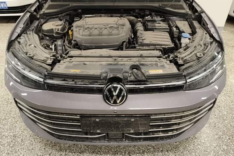 Used Volkswagen Passat 2025 Pro 380TSI Dragon Supreme Edition Engine Bay
