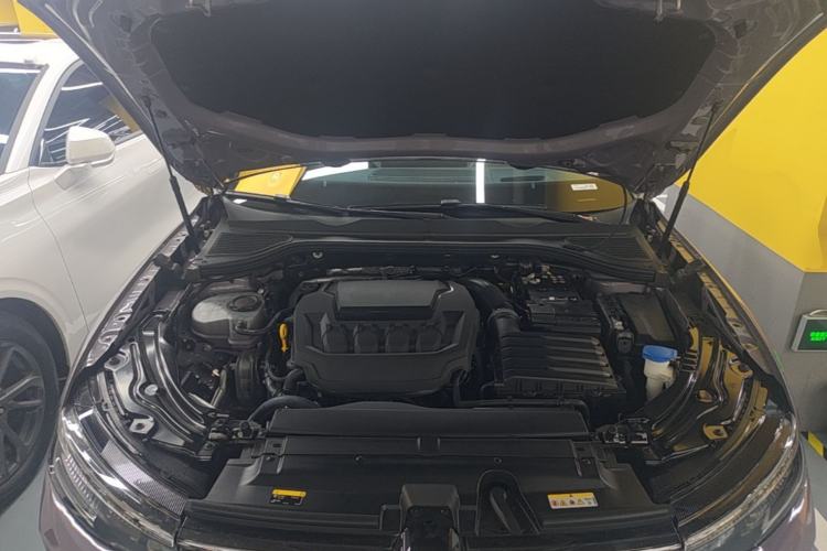 Used Volkswagen Passat 2025 Pro 380TSI Dragon Supreme Edition Engine Bay
