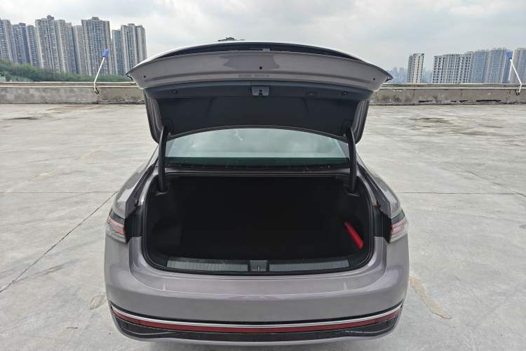 Used Volkswagen Passat 2025 Pro 380TSI Dragon Supreme Edition Exterior 11