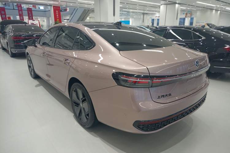 Used Volkswagen Passat 2025 Pro 380TSI Starry Dragon Luxury Edition Exterior 3