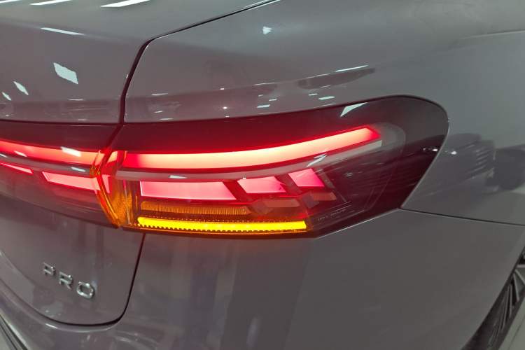 Used Volkswagen Passat 2025 Pro 380TSI Dragon Supreme Edition Exterior 3