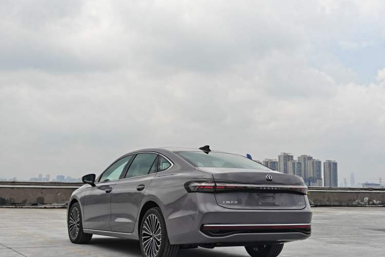 Used Volkswagen Passat 2025 Pro 380TSI Dragon Supreme Edition Exterior 3