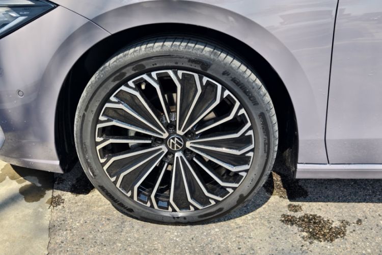 Used Volkswagen Passat 2025 Pro 380TSI Dragon Supreme Edition Exterior 4