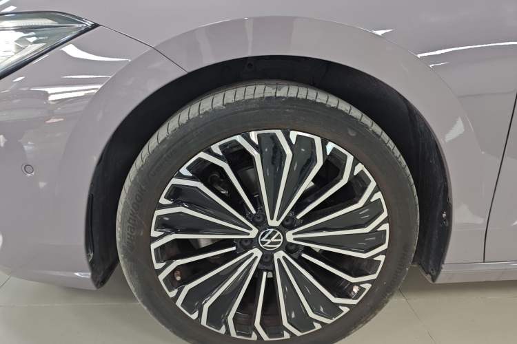 Used Volkswagen Passat 2025 Pro 380TSI Dragon Supreme Edition Exterior 4