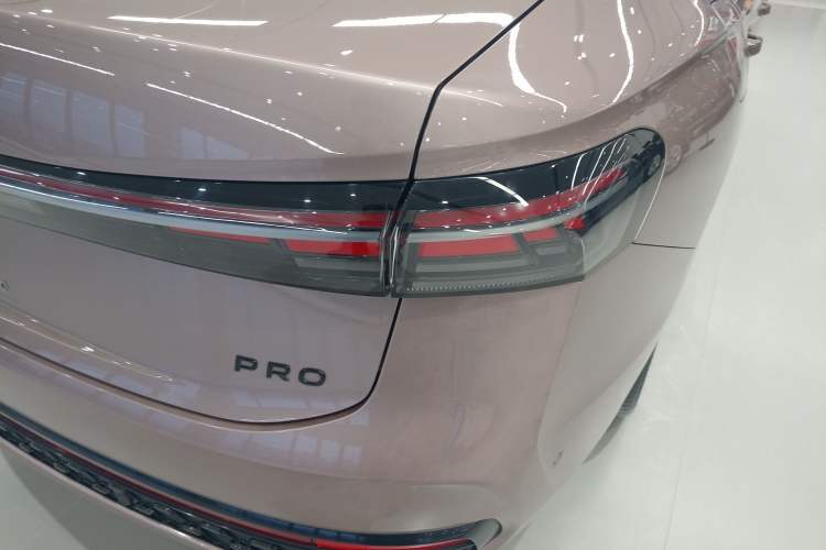 Used Volkswagen Passat 2025 Pro 380TSI Starry Dragon Luxury Edition Exterior 6