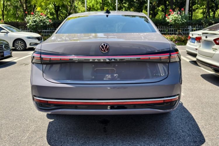 Used Volkswagen Passat 2025 Pro 380TSI Dragon Supreme Edition Exterior 9