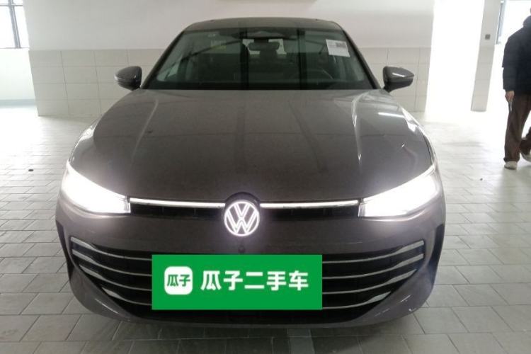 Used Volkswagen Passat 2025 Pro 380TSI Dragon Supreme Edition Front