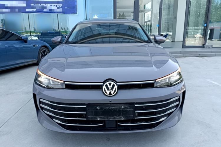 Used Volkswagen Passat 2025 Pro 380TSI Dragon Supreme Edition Front