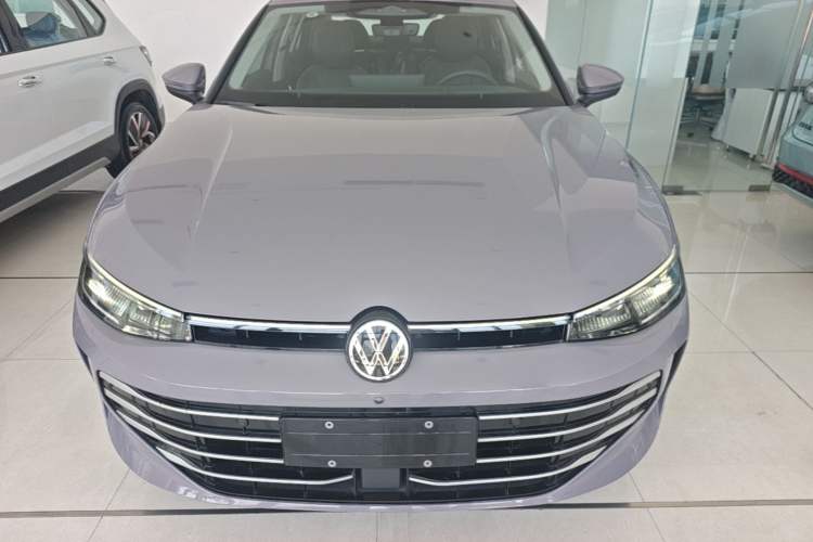 Used Volkswagen Passat 2025 Pro 380TSI Dragon Supreme Edition Front