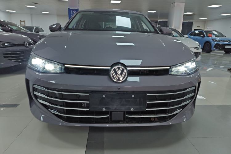 Used Volkswagen Passat 2025 Pro 380TSI Dragon Supreme Edition Front
