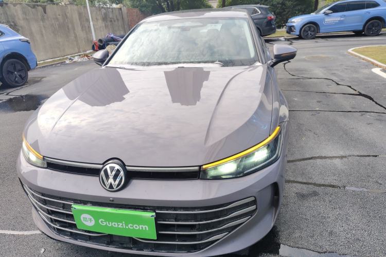 Used Volkswagen Passat 2025 Pro 380TSI Dragon Supreme Edition Front