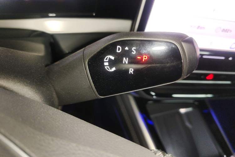 Used Volkswagen Passat 2025 Pro 380TSI Dragon Supreme Edition Gear Lever