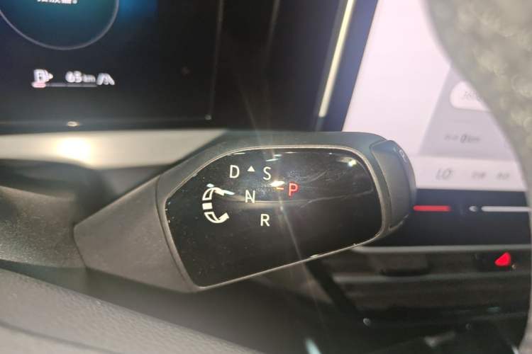 Used Volkswagen Passat 2025 Pro 380TSI Dragon Supreme Edition Gear Lever