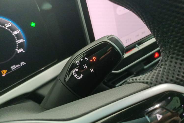 Used Volkswagen Passat 2025 Pro 380TSI Starry Dragon Luxury Edition Gear Lever