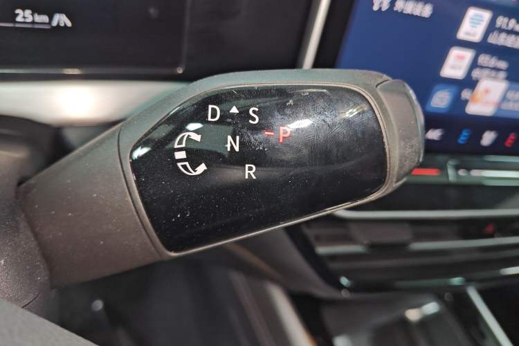 Used Volkswagen Passat 2025 Pro 380TSI Dragon Supreme Edition Gear Lever
