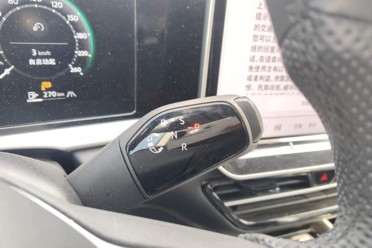 Used Volkswagen Passat 2025 Pro 380TSI Dragon Supreme Edition Gear Lever