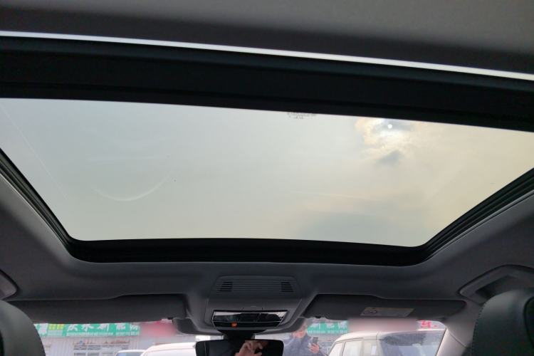 Used Volkswagen Passat 2025 Pro 380TSI Dragon Supreme Edition Headliner