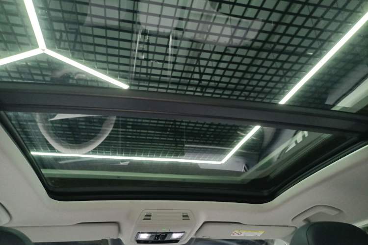 Used Volkswagen Passat 2025 Pro 380TSI Dragon Edition Headliner